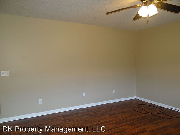 4th image of 374 Morris Dr