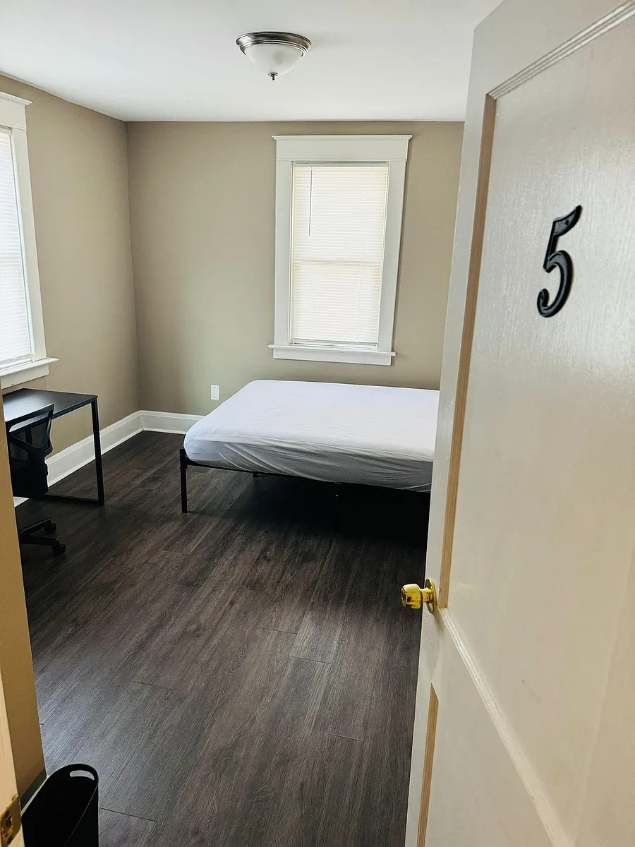 Building Photo - Glendale Ave