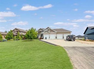 7904 Carriage Lane Dr, Grande Prairie County No. 1, AB T8X 0G4
