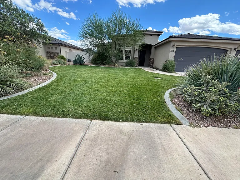 824 N 300 W — Photo 2