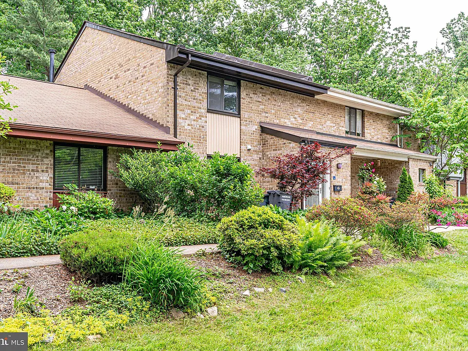 11016 Saffold Way