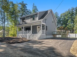 2 Mapleton Rd, Merrimac, MA 01860