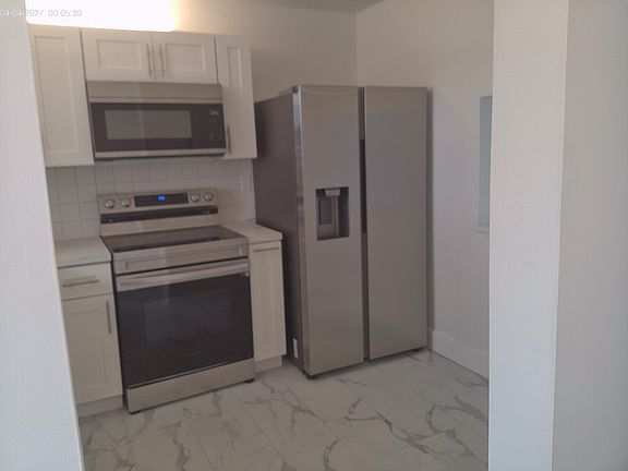 4th image of 9233 SW 8th St APT 404