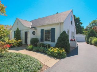 7440 N Lombardy Rd, Fox Pt, WI 53217