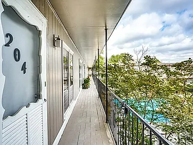 Tradewinds Condominiums Photo 1