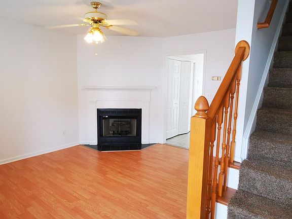 4th image of 3802 Sterling Pointe Dr Unit B7