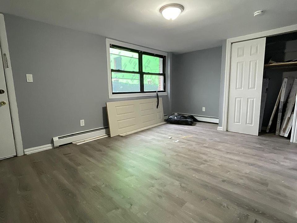 2nd image of 135 36th St #5E