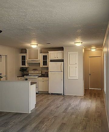 3rd image of 1299 Roosevelt Ave