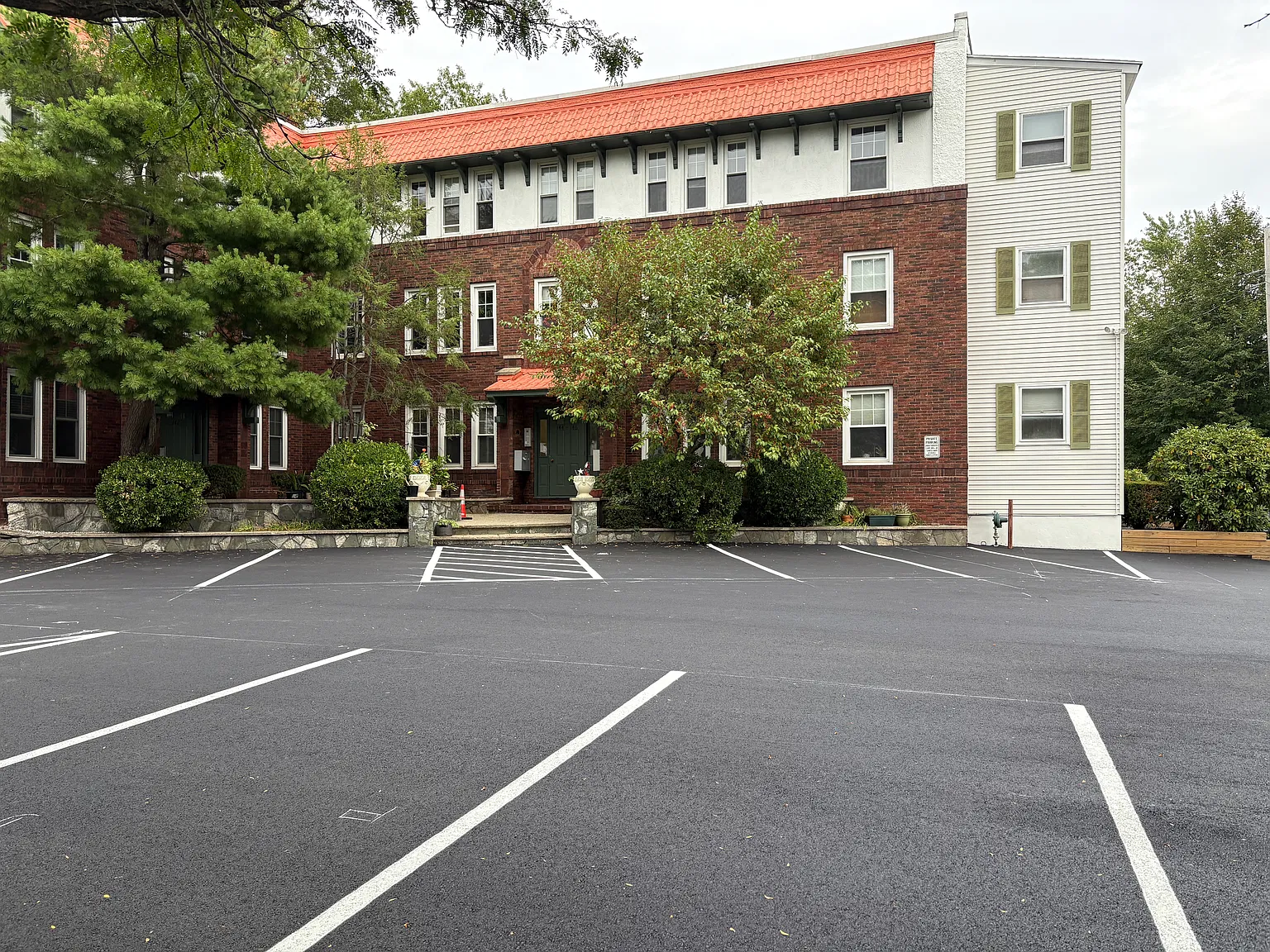 2 bed, 1.5 bath, 1103 sqft, $2,250 — Photo 3