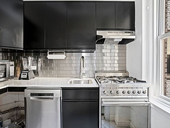 4th image of 59 W 12th St APT 5B