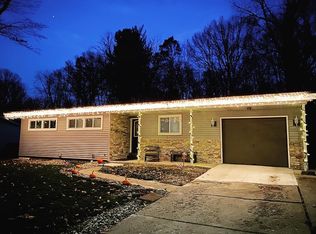 3811 Moorland Dr, Midland, MI 48640