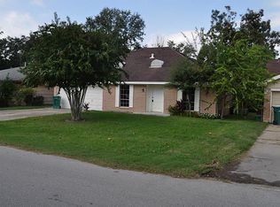 1808 Aspen Ln, Seabrook, TX 77586