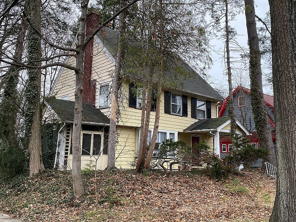 2nd image of 1301-5 Putnam Ave