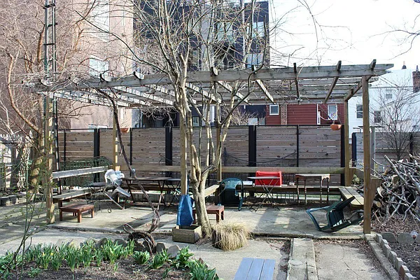 Rented by The Agency | media 27