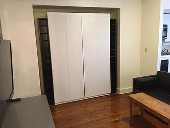 Rented by R New York