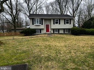 447 Manor Rd, Arnold, MD 21012