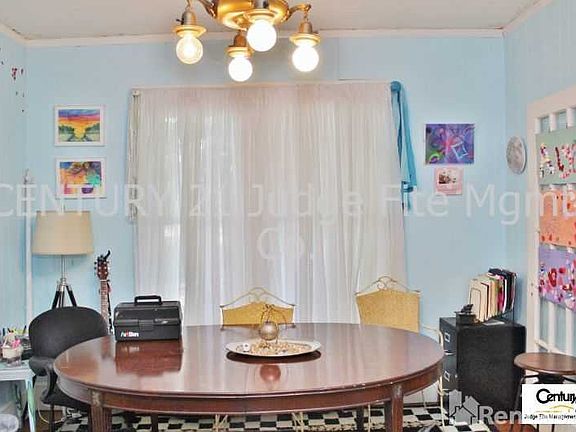 4th image of 317 University Ave