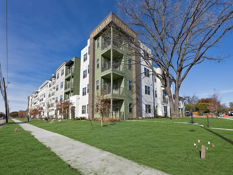 Bluffview Apartments — Photo 26