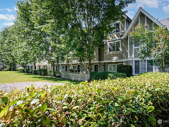 2nd image of 18247 NE 96th Way #102