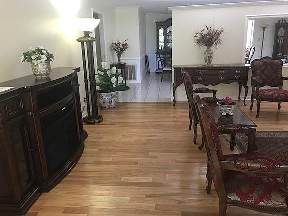 4th image of 1501 Davis Dr