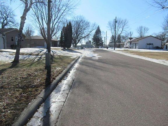 5th image of 501 6th St E