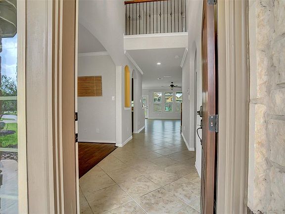 4th image of 18218 Russett Green Dr