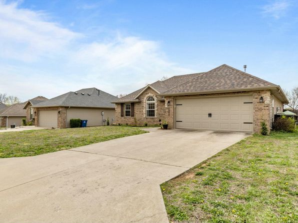 3500 W Sagamont Street, Springfield, MO 65807
