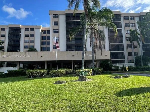 900 NE 195th St APT 103, Miami, FL 33179
