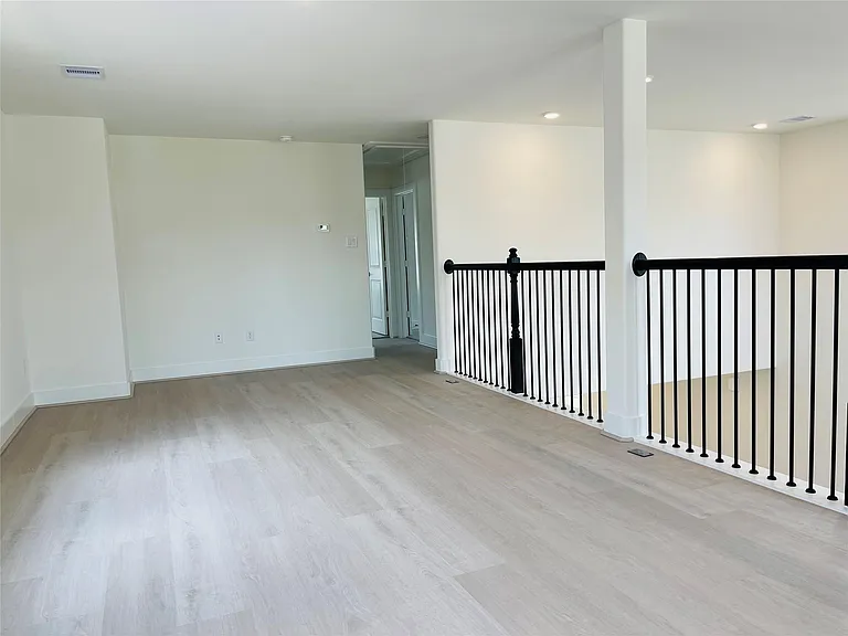 4308 Avron Dr — Photo 40