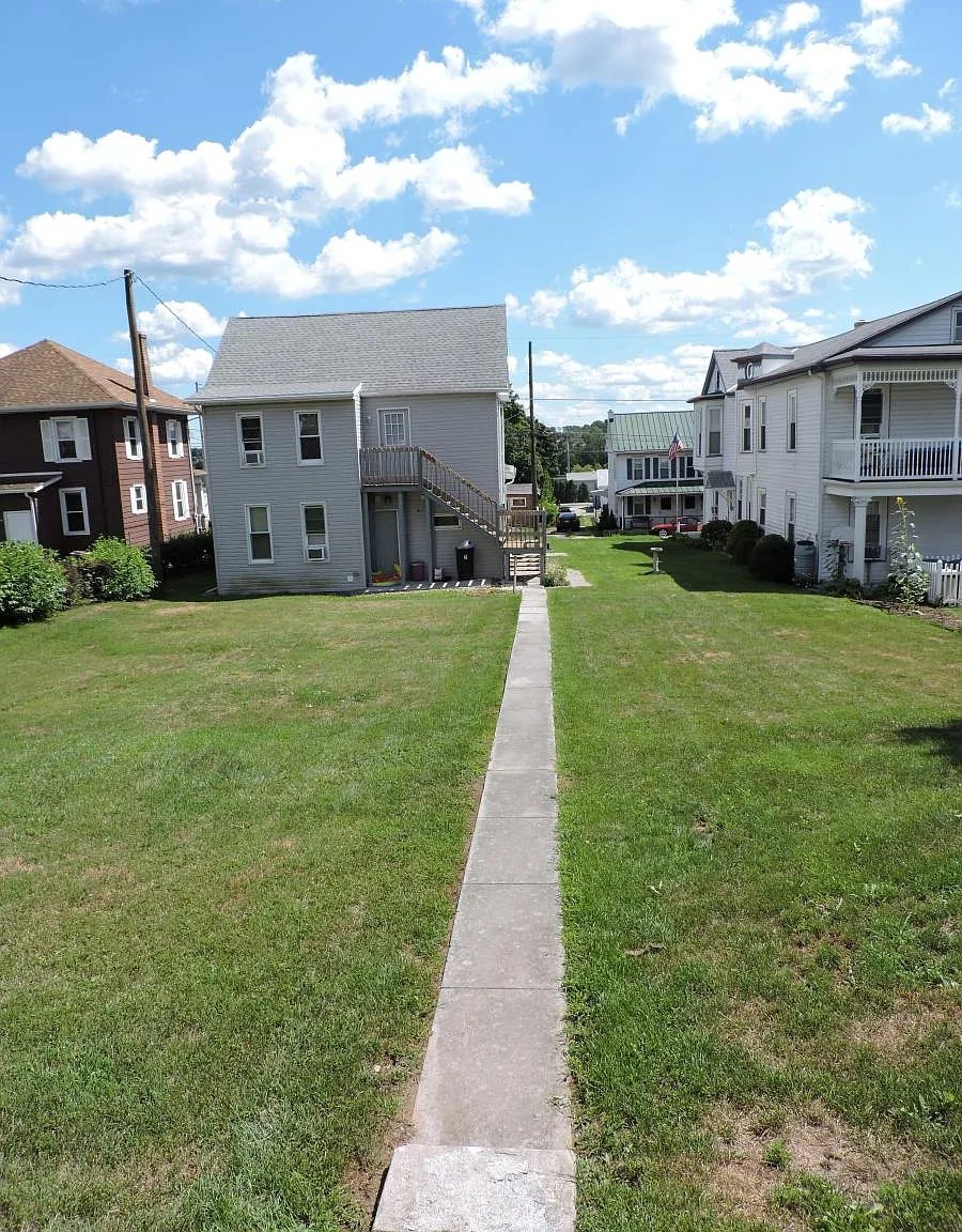 2 bed, 1200 sqft, $1,200 — Photo 2
