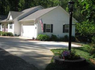 224 Mountainside Dr, Young Harris, GA 30582