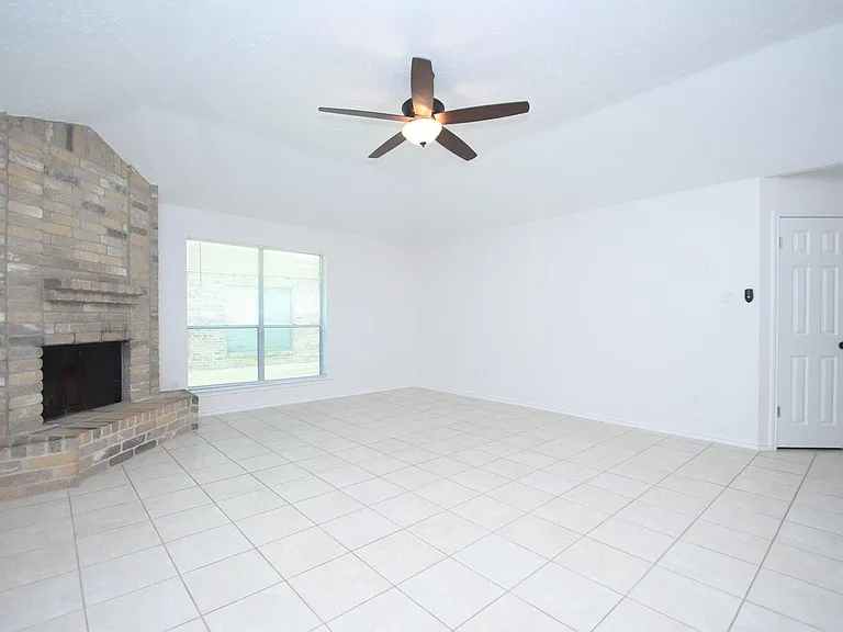 2303 Old Dixie Dr — Photo 7