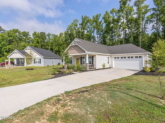 2nd image of 134 Pasture Lane Drive