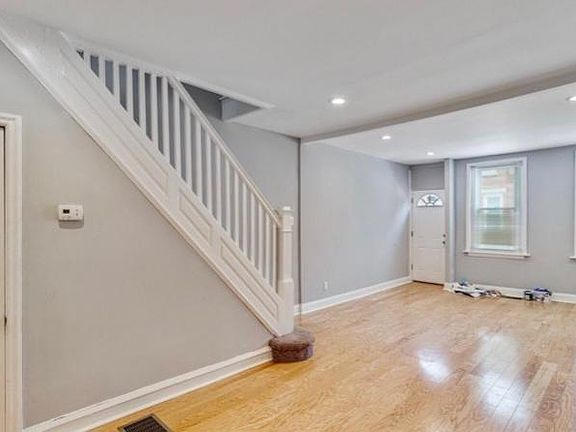 3rd image of 2138 Fernon St