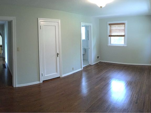 3rd image of 43 Hathaway Ln