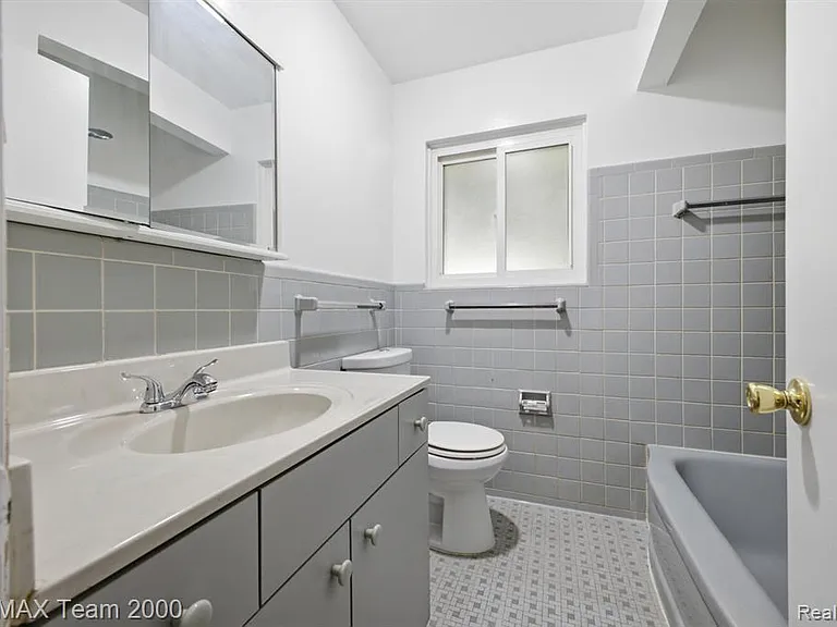 8512 Norborne Ave — Photo 20