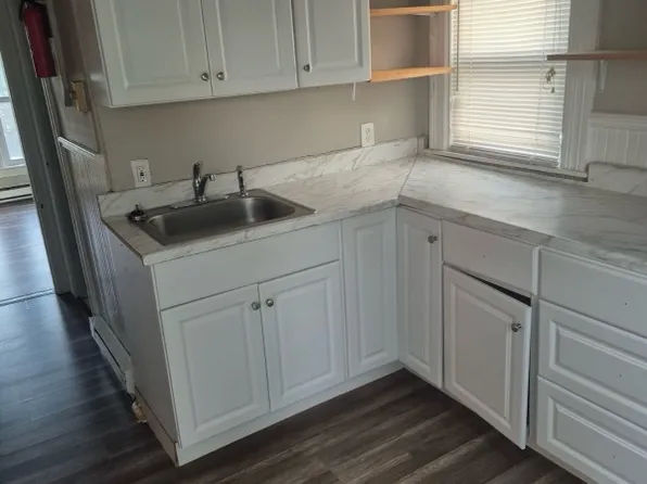 120 Avon St APT 2, Manchester, NH 03102