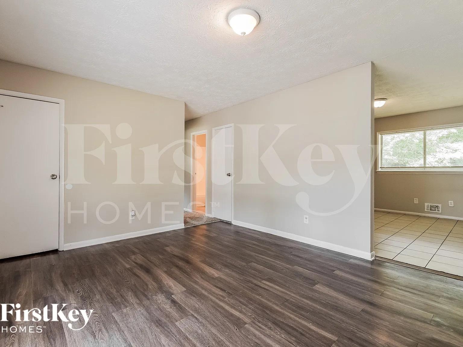 3 bed, 1.5 bath, 1320 sqft, $1,755 — Photo 4