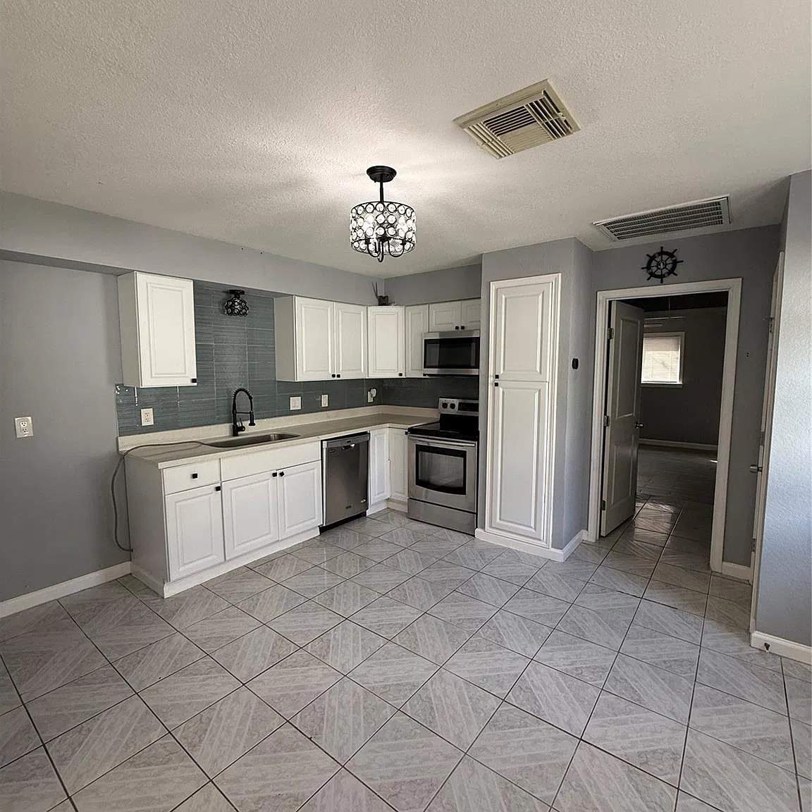 2 bed, 2.0 bath, 1072 sqft, $1,500 — Photo 4