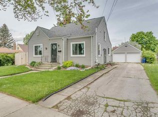 704 Jefferson St, Menasha, WI 54952