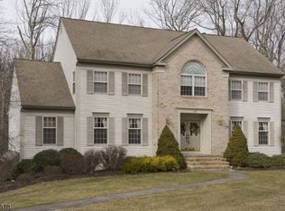 15 Knights Bridge Dr, Randolph, NJ