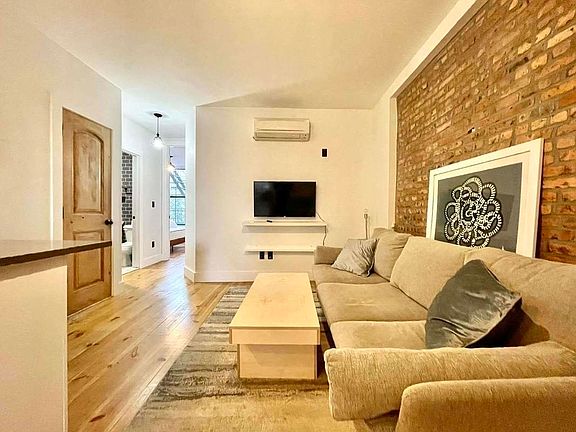 4th image of 729 Meeker Ave #2