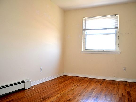2nd image of 3205 31st Ave