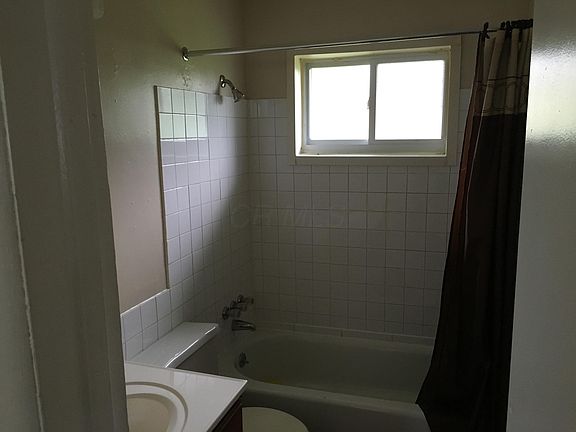 5th image of 1919 Vaughn St #921