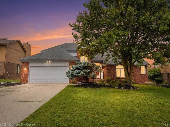 30785 Mystic Forest Dr, Farmington Hills, MI 48331