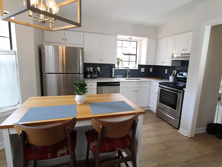 515 Chesterfield Ave #D — Photo 3