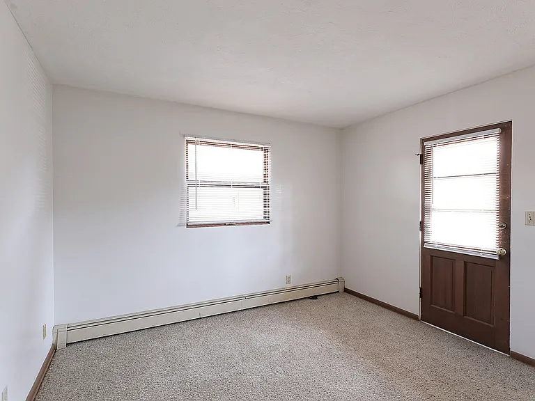 1227 D St #6 — Photo 16