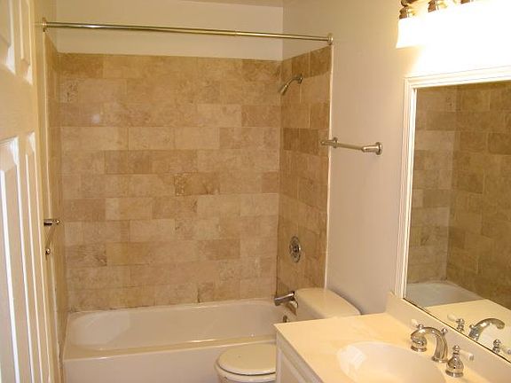 4th image of 810 Russell Blvd #A