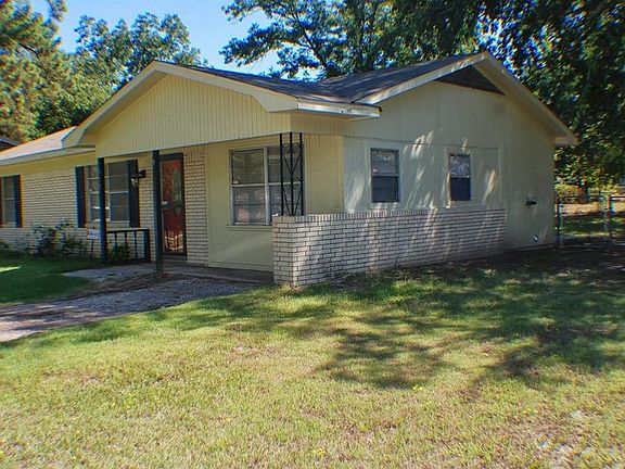 3rd image of 510 Circle Dr