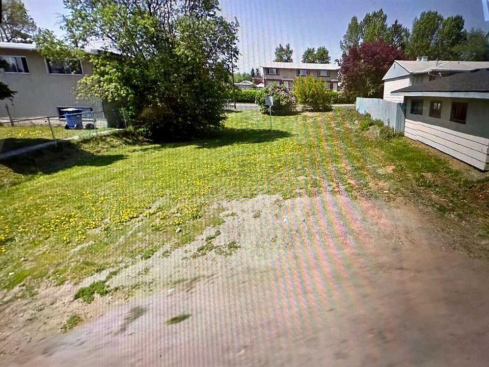 2nd image of 1336 36th St SE